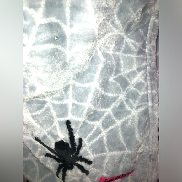 Betsey Johnson blanket.  Spider & spiderweb - Picture 2 of 3
